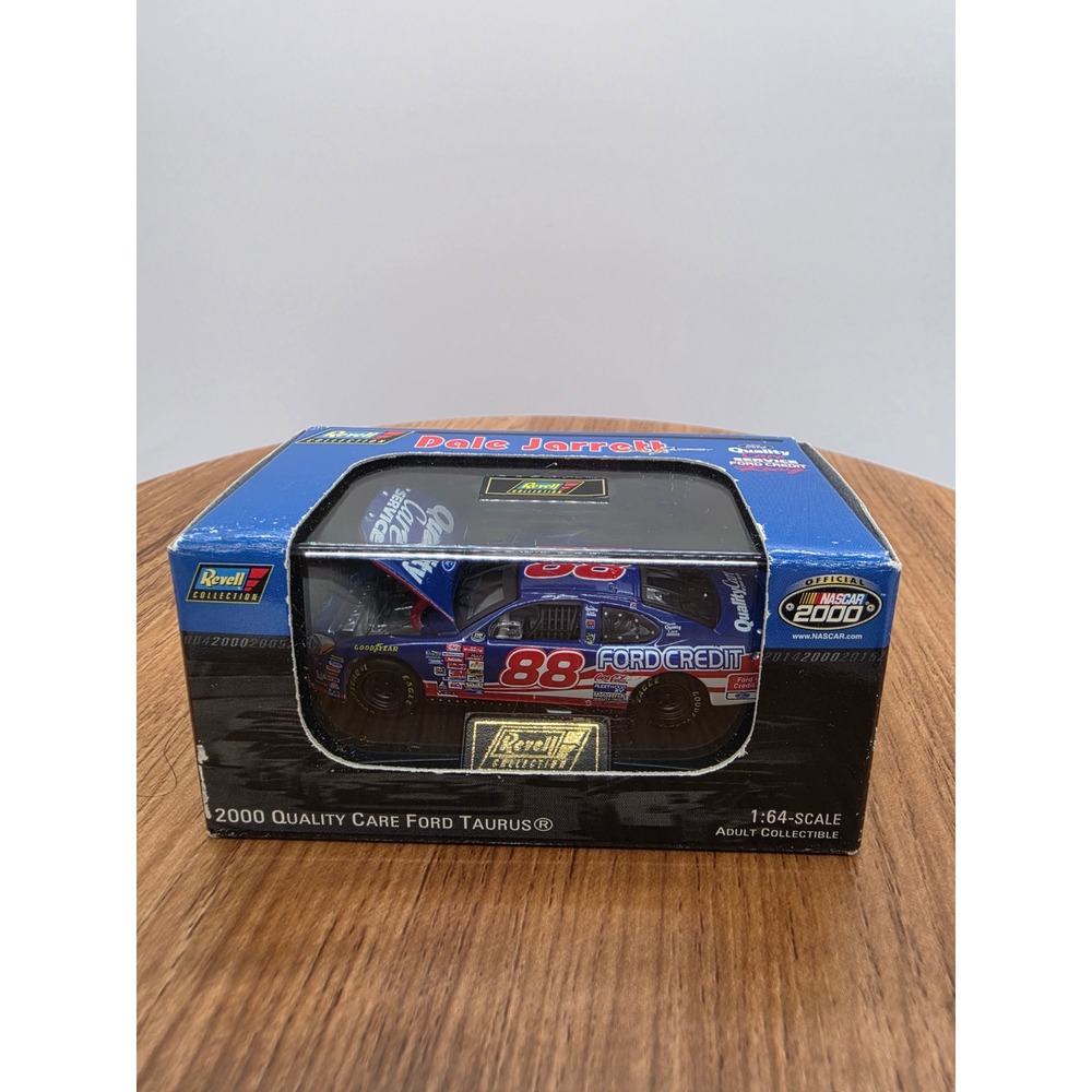 Revell Dale Jarrett 88 Quality Care 2000 Ford Taurus 1:64 Diecast Car 10574
